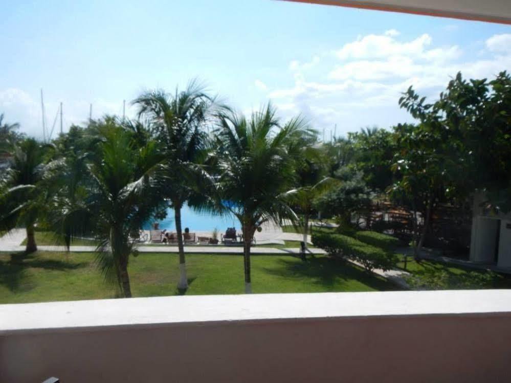 Marina Paraiso Isla Mujeres Hotel 外观 照片